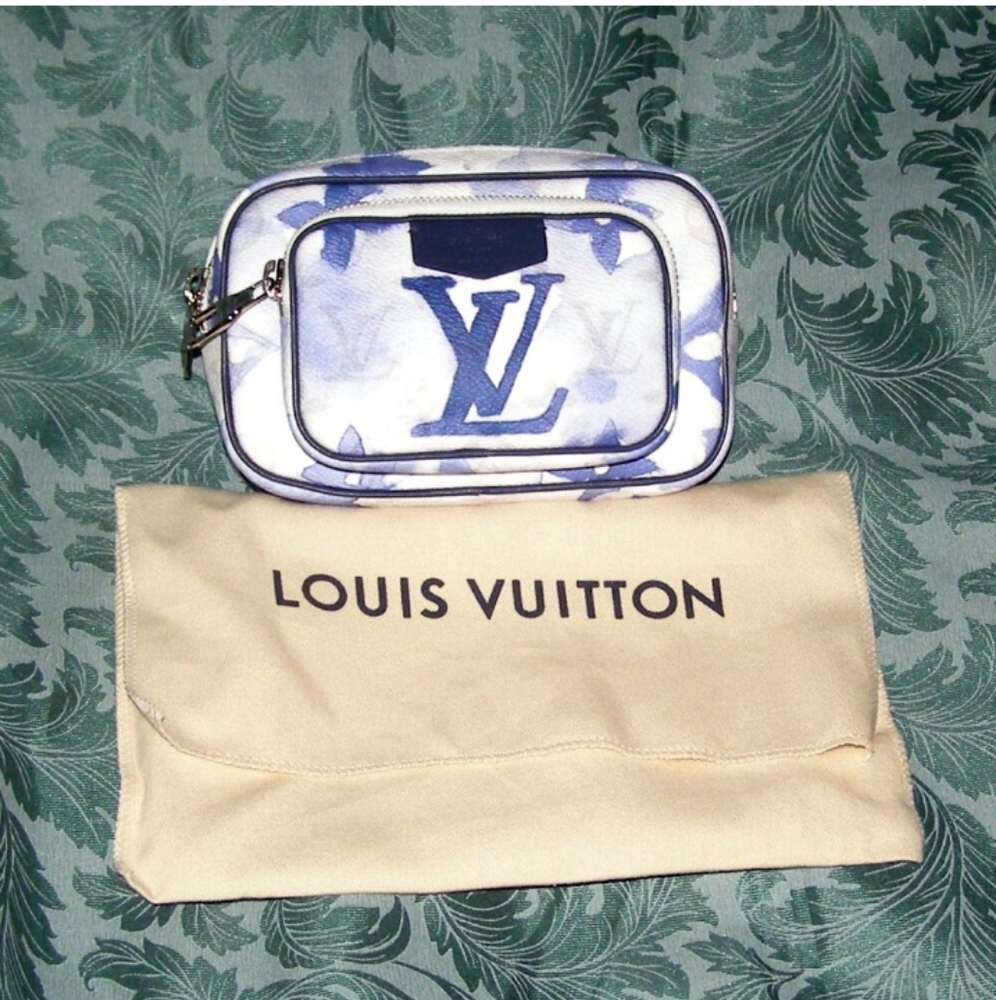 💙🤍 NEW FULL SET Louis Vuitton Outdoor Pouch UNISEX